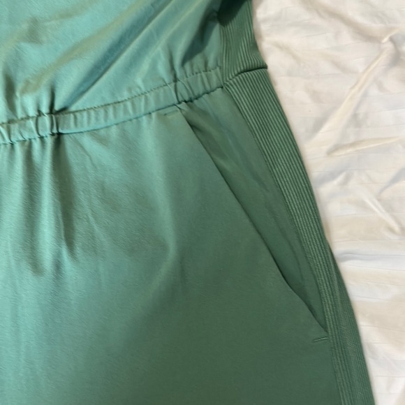 NWOT: Athleta Brooklyn Casual Green Sleeveless Jumpsuit with Relaxed Fit - Picture 3 of 5